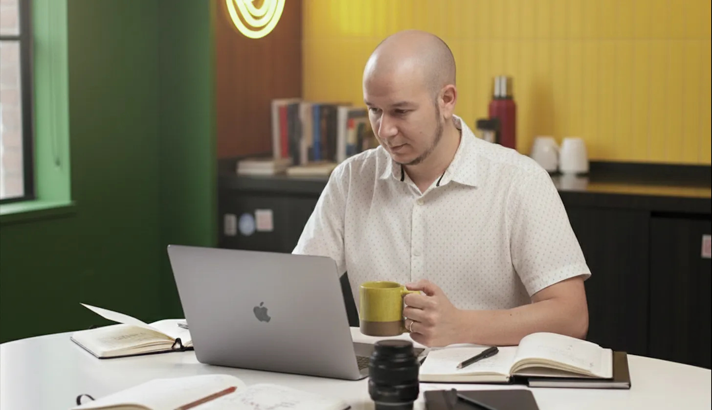 Já se foram seis meses escrevendo